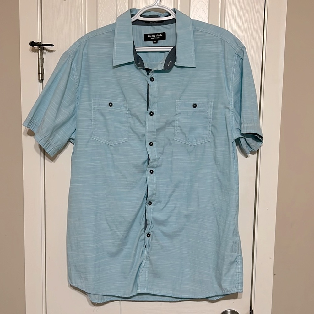 Men’s Eighty Eight button down no tuck shirt